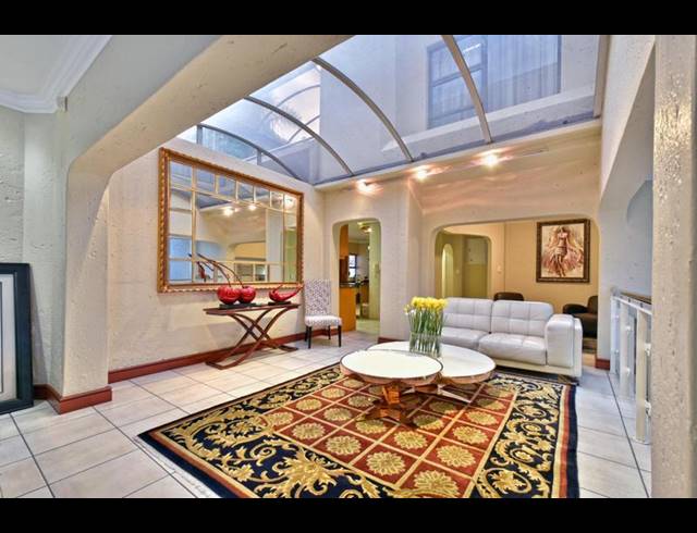 5 BEDROOM HOUSE FOR SALE IN GLENVISTA